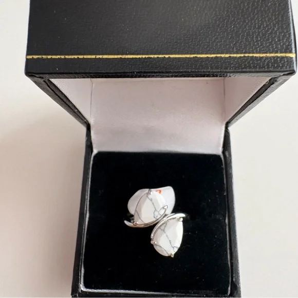 Bomb Party To Have & Hold Ring RG13258 Howlite Magnesite Rhodium Plating - Picture 2 of 8